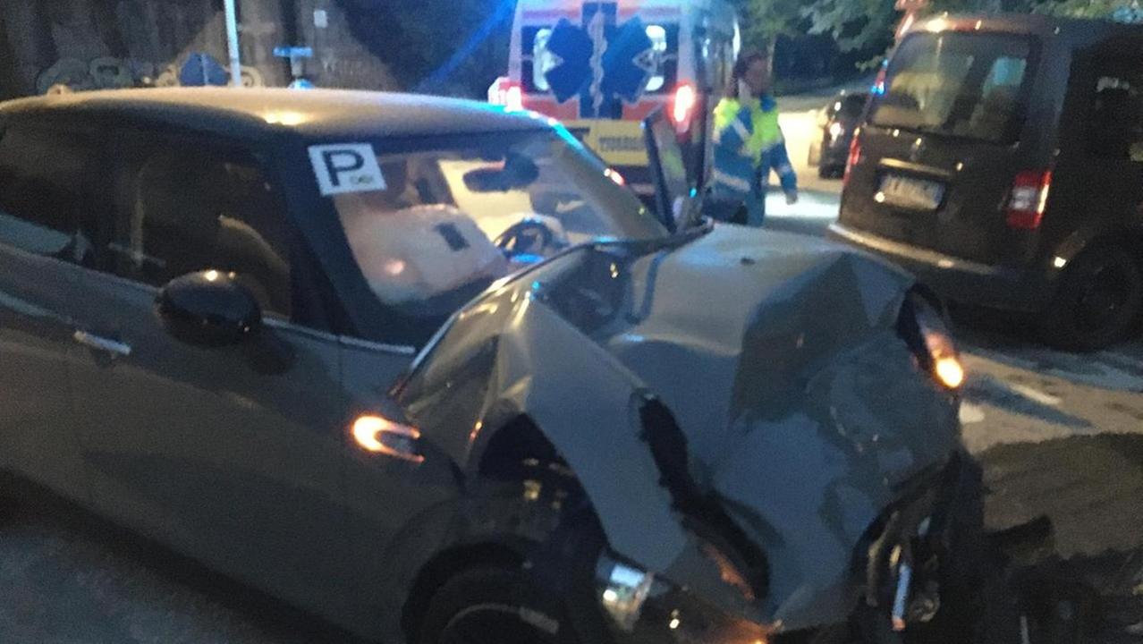 Livorno Schianto Fra Due Auto Sotto Al Ponte Di Chioma Tre Feriti livorno-schianto-fra-due-auto-sotto-al-ponte-di-chioma-tre-feriti